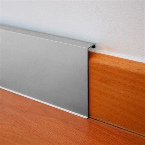 Covers skirting board covers aluminum base model Novorodapie Rehabit