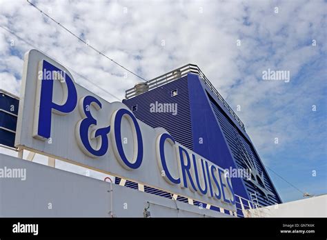 P & O Cruises logo on cruise ship Britannia Stock Photo - Alamy