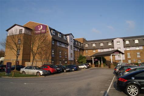 Gatwick Airport Hotels | Compare Hotels and Book the Best Deals