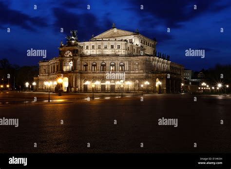 Opera semperoper architecture city hi-res stock photography and images - Alamy