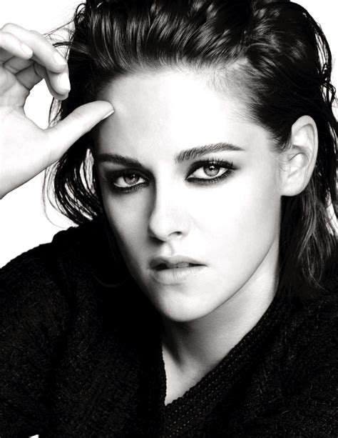 Kristen-Stewart-Chanel-Eyes-Makeup-2016-Campaign04