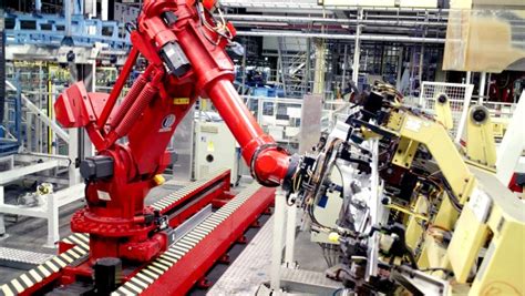 The Most Dedicated Employees of the Manufacturing Industry – Robots | Techno FAQ