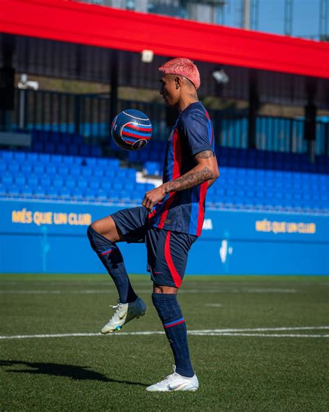 Julián Araujo signs for Barça Atlétic