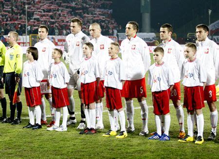 Poland Soccer Team | Poland soccer team, Soccer team, Football pictures