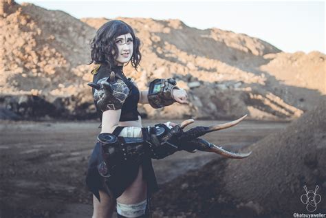 Deathclaw Hunter (Fallout) — Mangoloo Cosplays