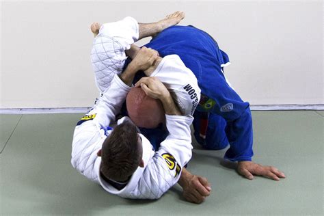 How to Set Up the Triangle Choke from Guard - Grapplearts