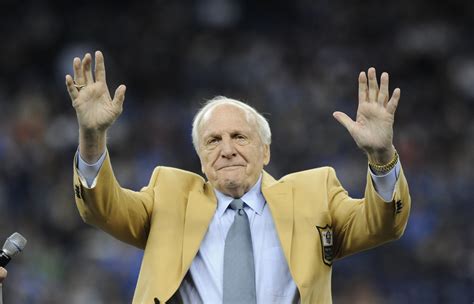 Hall of Famer Joe Schmidt, who helped Detroit Lions win 2 NFL titles, dies at 92 - WTOP News