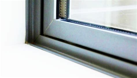 How to Install Aluminium Windows - Universal Tradesman