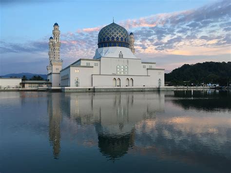 Visited Kota Kinabalu City Mosque this afternoon in Sabah, Malaysian Borneo : r/travel