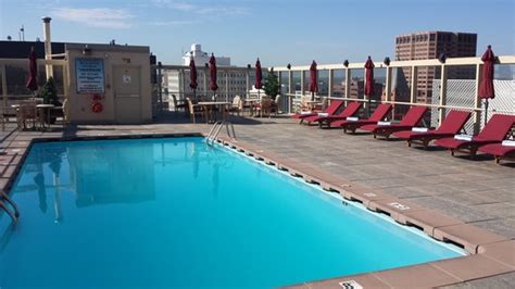 Roof Top Pool :- Enjoy mile high sun at Warwick Denver - Picture of Warwick Denver Hotel, Denver ...