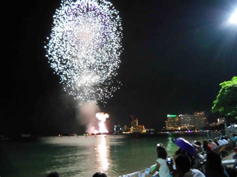 The Building Coder: Queen's Birthday Fireworks in Pattaya