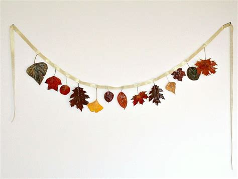 8 Colorful Autumn Leaves DIY Garland for Your Home Decoration - GODIYGO.COM
