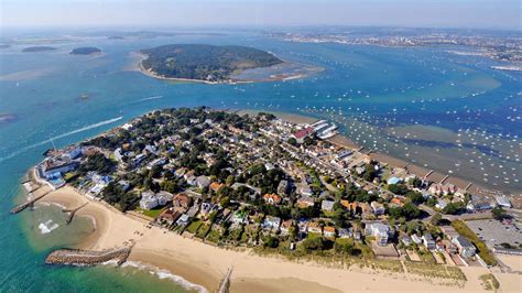 Sandbanks: Britain’s Answer To Palm Beach – Toad Hall Cottages Blog