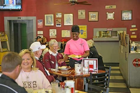 The Starkville Café – A Starkville Restaurant Tradition Since 1945