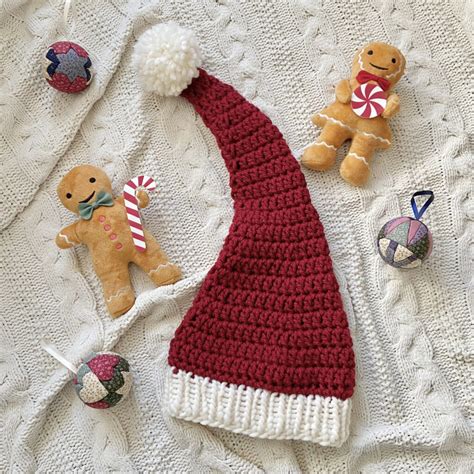 Quick & Easy Chunky Crochet Santa Hat - FREE Pattern - Hayhay Crochet