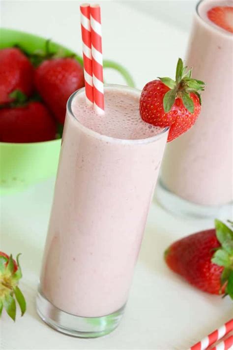 Healthy Strawberry "Milkshake" | Eating by Elaine