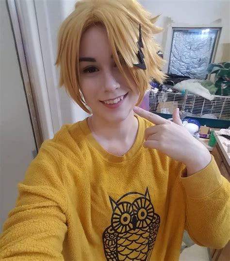 Kaminari Denki | Cosplay anime, Cosplay outfits, Cute cosplay