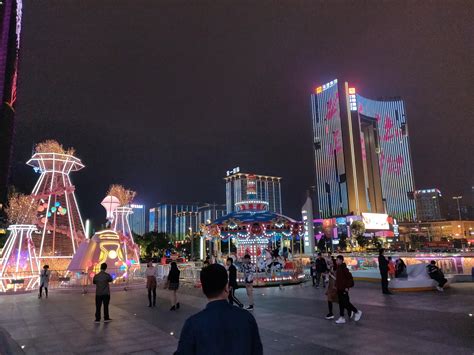 Dongguan, Guangdong, China : r/neoncities