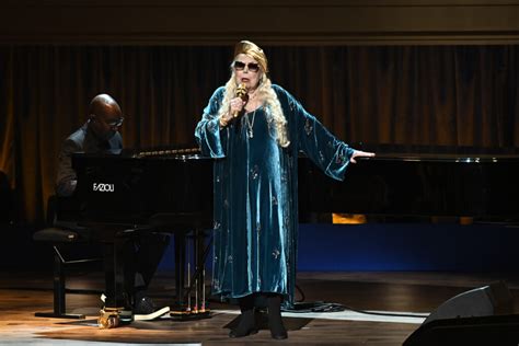 Joni Mitchell Performs at her Gershwin Prize Tribute Concert - Cirrkus News