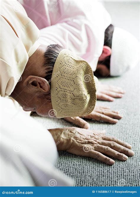 Muslim Men Praying during Ramadan Stock Image - Image of aladha, kareem: 116588617