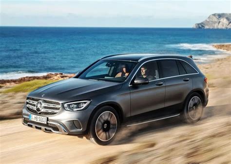 2020 Mercedes-Benz GLC 300 AMG Line Review | Specs, Price & More - FindTrueCar.Com