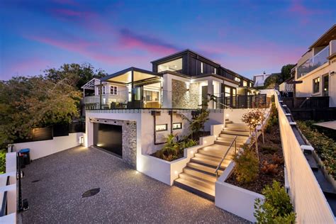 REMARKABLE HOME WITH NO EXPENSE SPARED | New Zealand Luxury Homes ...