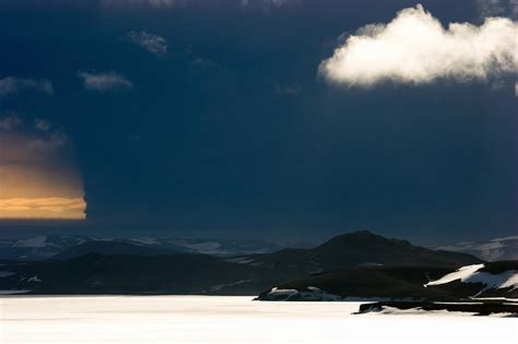 Grimsvotn Volcano Erupts in Iceland - The Atlantic