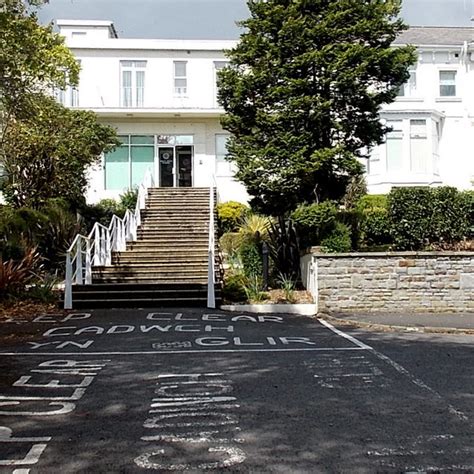 Steps up to Sancta Maria Hospital,... © Jaggery cc-by-sa/2.0 :: Geograph Britain and Ireland