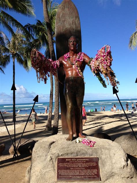 Duke Kahanamoku statue in Waikiki, Oahu, Hawaii | Oahu, Waikiki, Hawaii