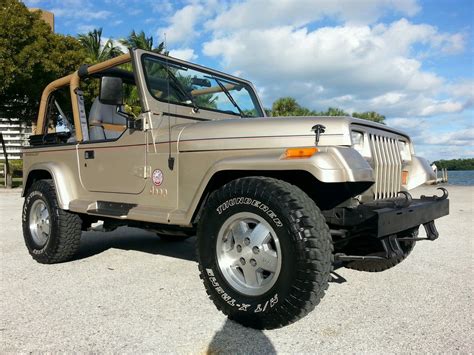 1993 Jeep Wrangler Sahara Sport Utility 2-Door 4.0L One Owner Florida Jeep