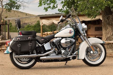 HARLEY-DAVIDSON Heritage Softail Classic (2015-2016) Specs, Performance ...