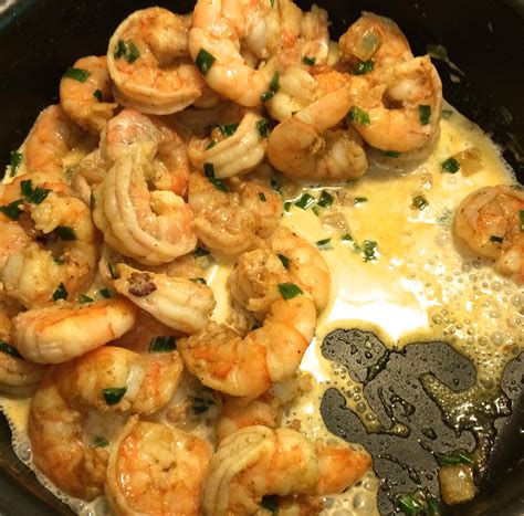 Shrimp and Scallops with Cheesy Grits - The Weekday Gourmet