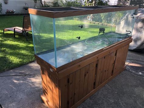 125 gallon fish tank with stand for Sale in Chicago, IL - OfferUp