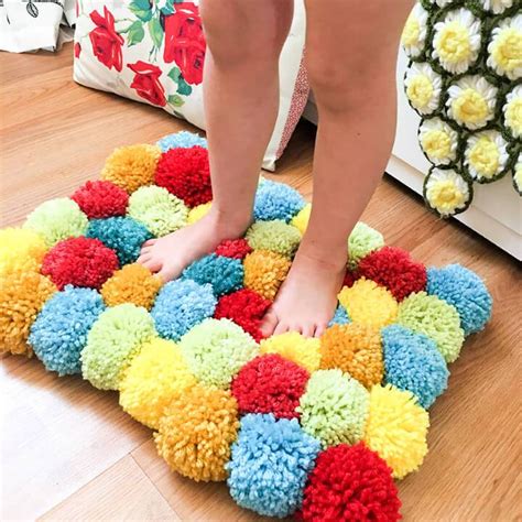 25 Beautiful DIY Pom Pom Rug Ideas | Pom Pom Rug Pattern