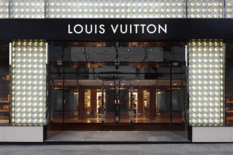 LV Front Facade | Storefront design, Store design, Shop front design