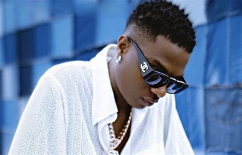 "Small Boy From Ojuelegba" - Wizkid Talks 'Essence' Before Performance