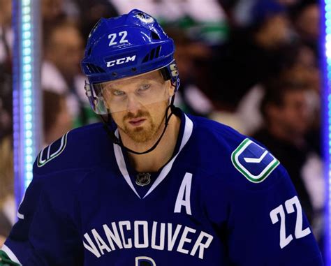 Vancouver Canucks LW Daniel Sedin Struggling to Score