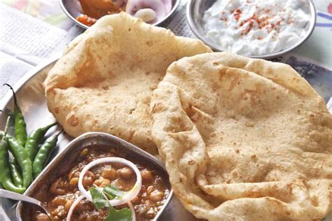 Street Food in Delhi, 25 Famous Street Foods to Try in Delhi - Treebo