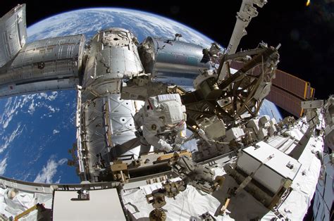 Space in Images - 2012 - 10 - Sunita Williams spacewalk