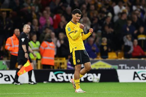 Wolves star holds transfer talks after being spotted at match