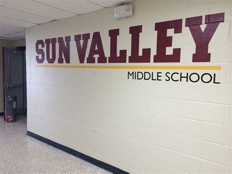 Sun Valley Middle School Art - Mural Photo Album By Robin Puckett