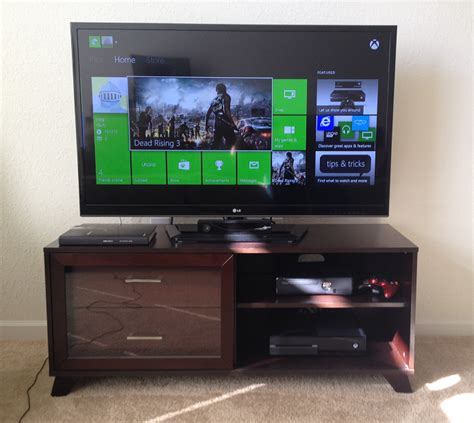 Here's another tv setup more of a gaming setup with an Xbox one and an Xbox 360 | Gamer room ...