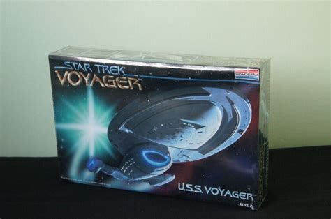 Monogram Star Trek USS Voyager Model Kit | in Feltham, London | Gumtree