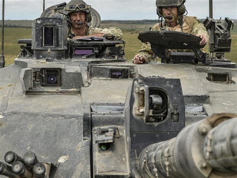 What is in a British Army tank crewman’s kit? - Army Technology