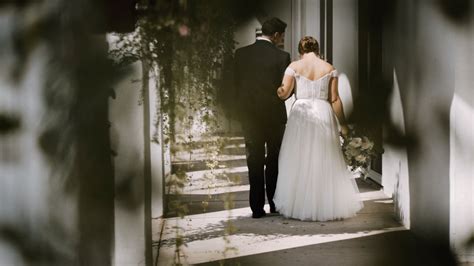 Emily + Charlie - Gorgeous Lake Minnetonka Wedding at Lafayette Club — Minnesota Wedding ...