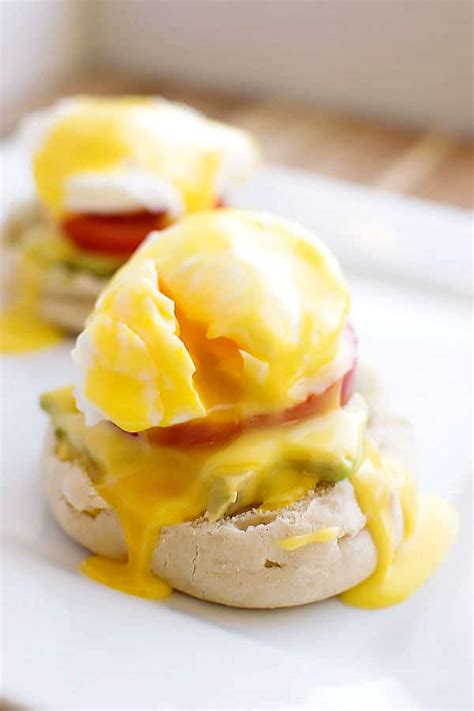 Easy Vegetarian Eggs Benedict - Homemade Hooplah