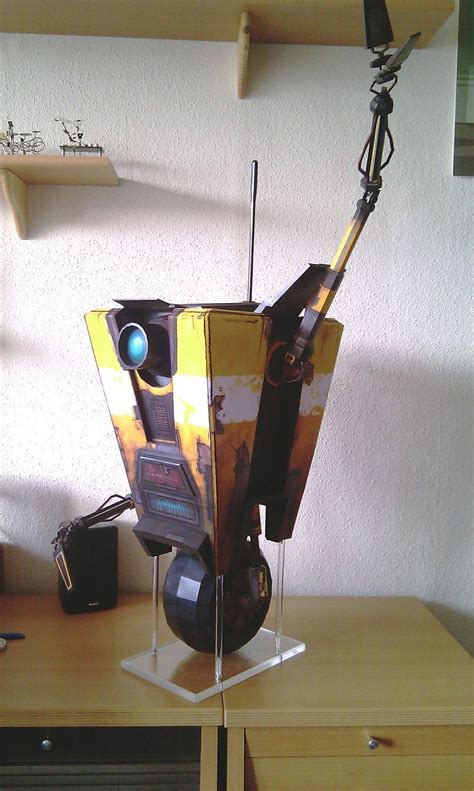 Claptrap Papercraft Claptrap Model Coolest Thing Ever I Wish I Had One Especially if - Printable ...