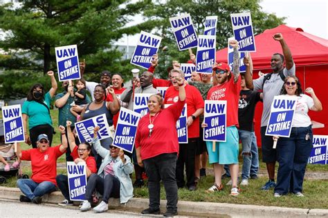 UAW strike to expand with calls for additional 7,000 Ford, GM workers to walk off the job