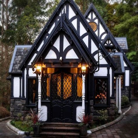 25 old world design ideas to steal from tudor style houses – Artofit