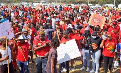 WATCH: EFF members march to Phoenix Police Station | Northglen News